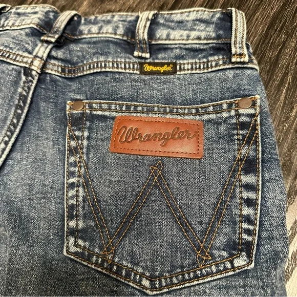 Wrangler Retro High Rise Flare Blue Jeans, Size 27 - Picture 12 of 12